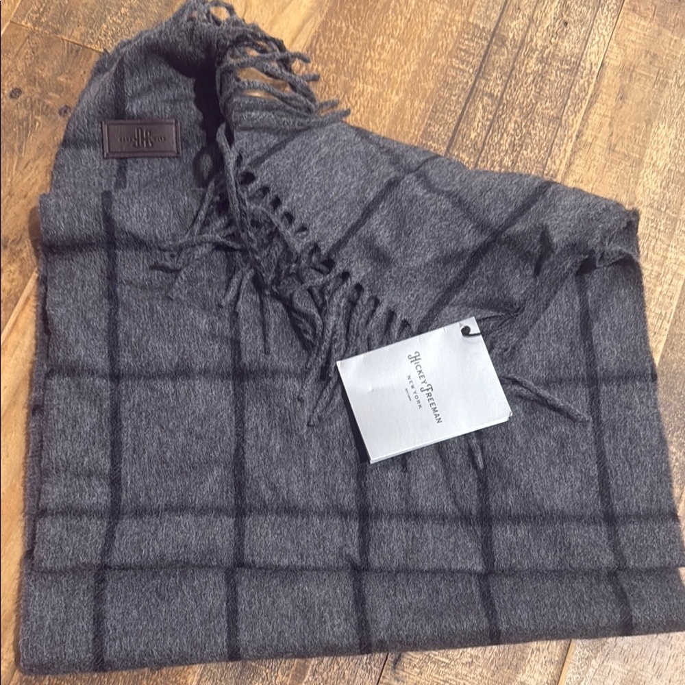 NWT Hickey Freeman 100% Cashmere Charcoal and Black Plaid Scarf